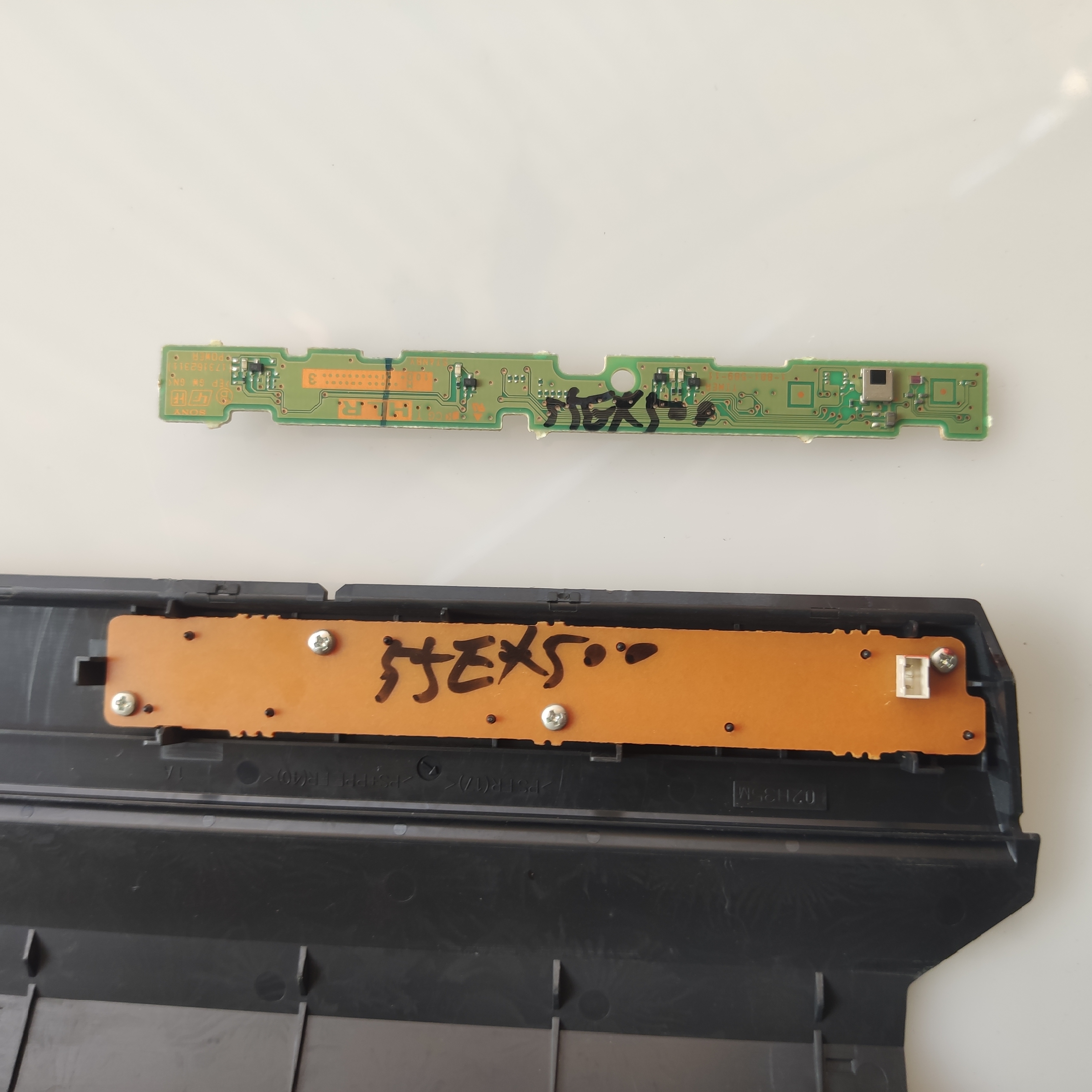 索尼 KLV-55EX500 按键板 遥控接收板881-589