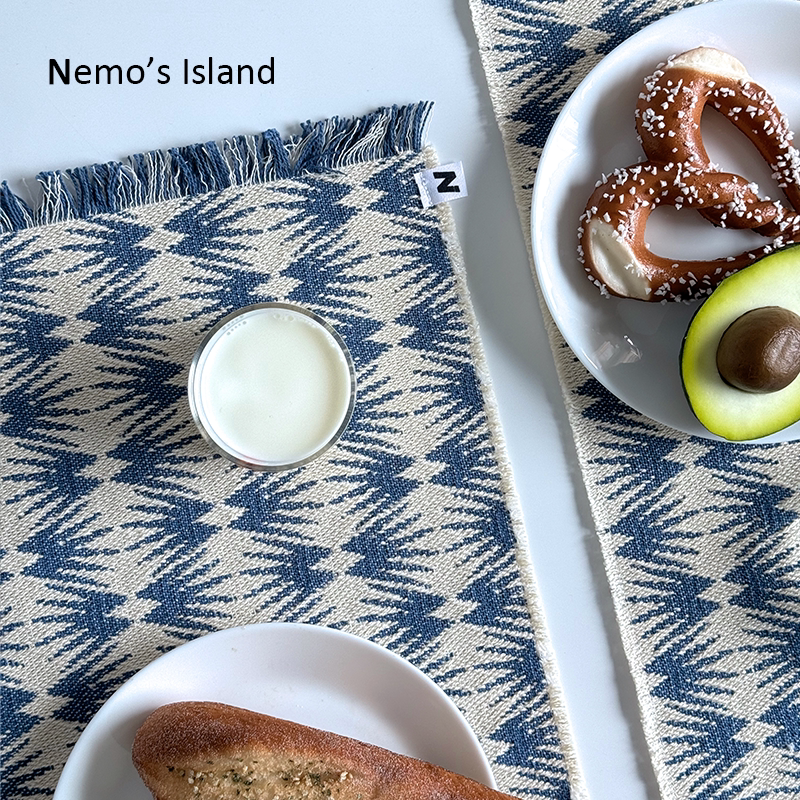NemoIsland松影餐垫|北欧复古手工布艺棉麻隔热垫流苏桌布蓝色