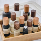 避光磨砂黑色精油瓶10ml 100ml密封内塞瓶高档木盖旋盖精油分装 瓶