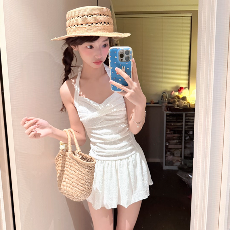 泳衣女泡温泉纯欲甜美少女保守小胸聚拢裙式高级感挂脖绑带游泳装