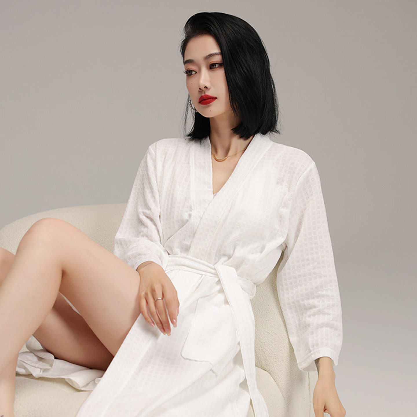 春夏季简约纯色透气舒适女士睡袍图片