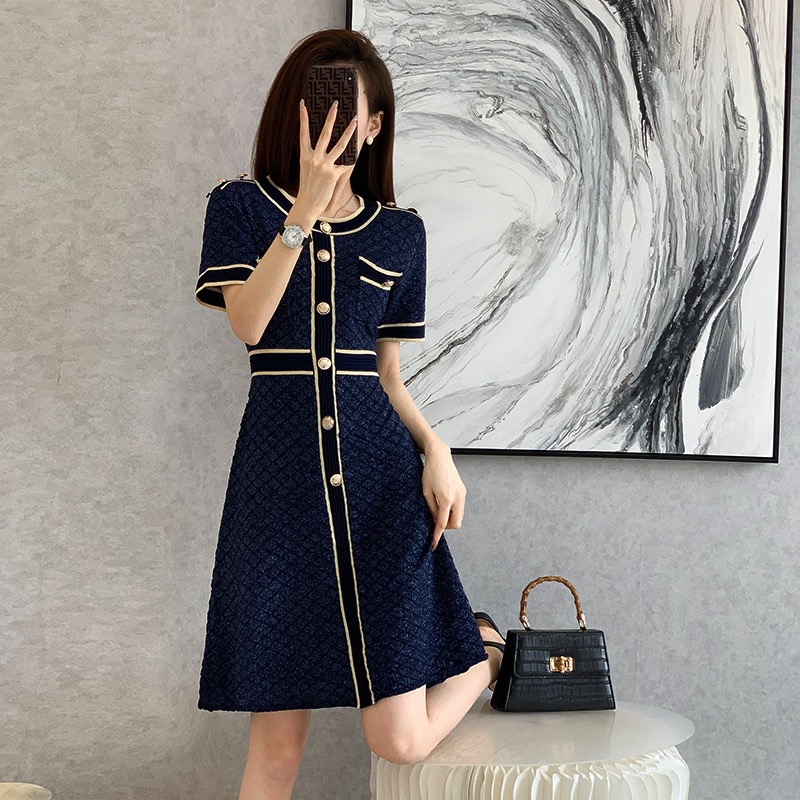 冰丝针织连衣裙夏季清凉新款女短袖简约气质收腰显瘦上档次修身裙