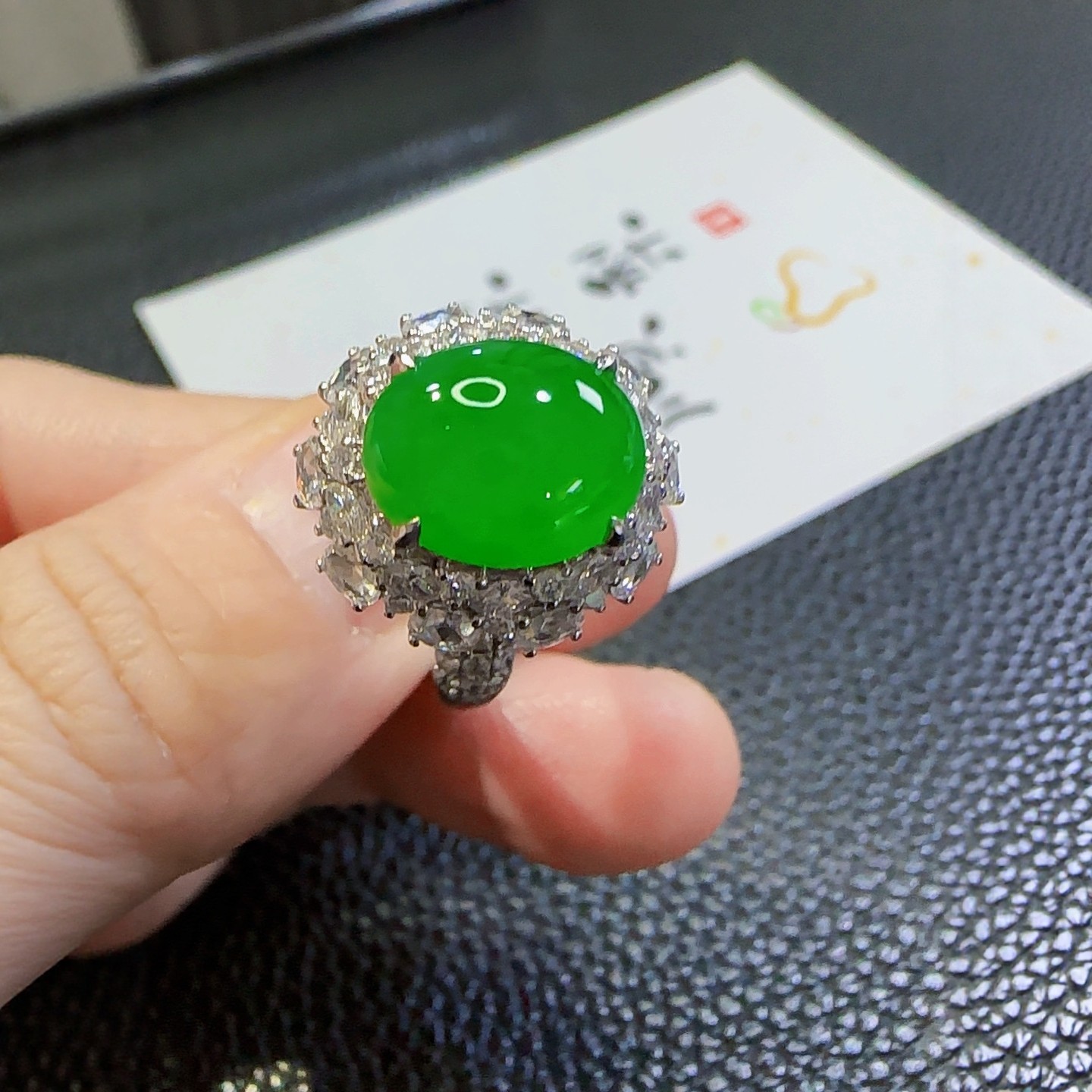 天然缅甸翡翠A货蛋面戒指18k金镶嵌