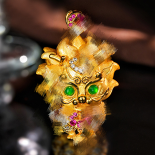 《麒麟献瑞》黄金色特大神兽项链吊坠毛衣链培育红宝石S925银镀金