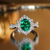 VISING AGL国际证书 祖母绿宝石1.7克拉左右木佐色鸽子蛋戒指