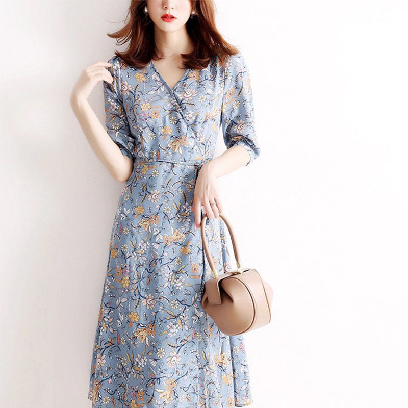 Summer fashionable skirt, dress, with short sleeve, V-neckline, Korean style, flowered Summer fashionable skirt, dress, with short sleeve, V-neckline, Korean style, flowered