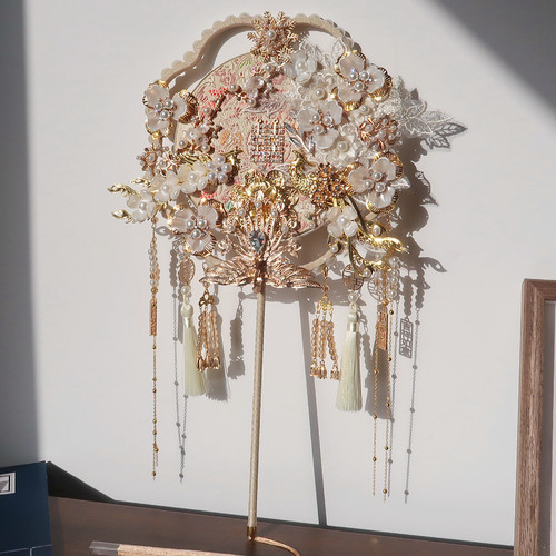 团扇新娘结婚高级感秀禾团扇