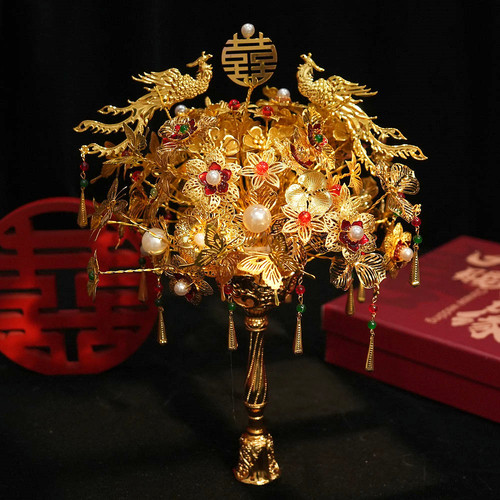 金色手捧花新娘中式婚礼秀禾旗袍服龙凤褂晨袍汉服饰品红绿水钻