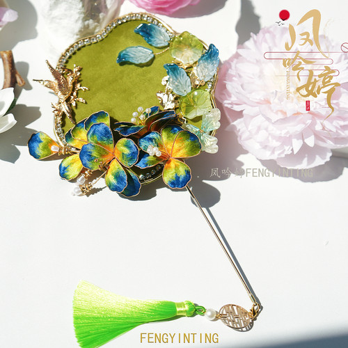 新中式扇子非遗绒花小巧古风汉服结婚喜扇送闺蜜手工团扇手捧花