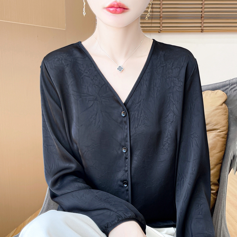 2025夏季时尚百搭醋酸缎面衬衫女V领宽松显瘦长裙上衣女开衫外套