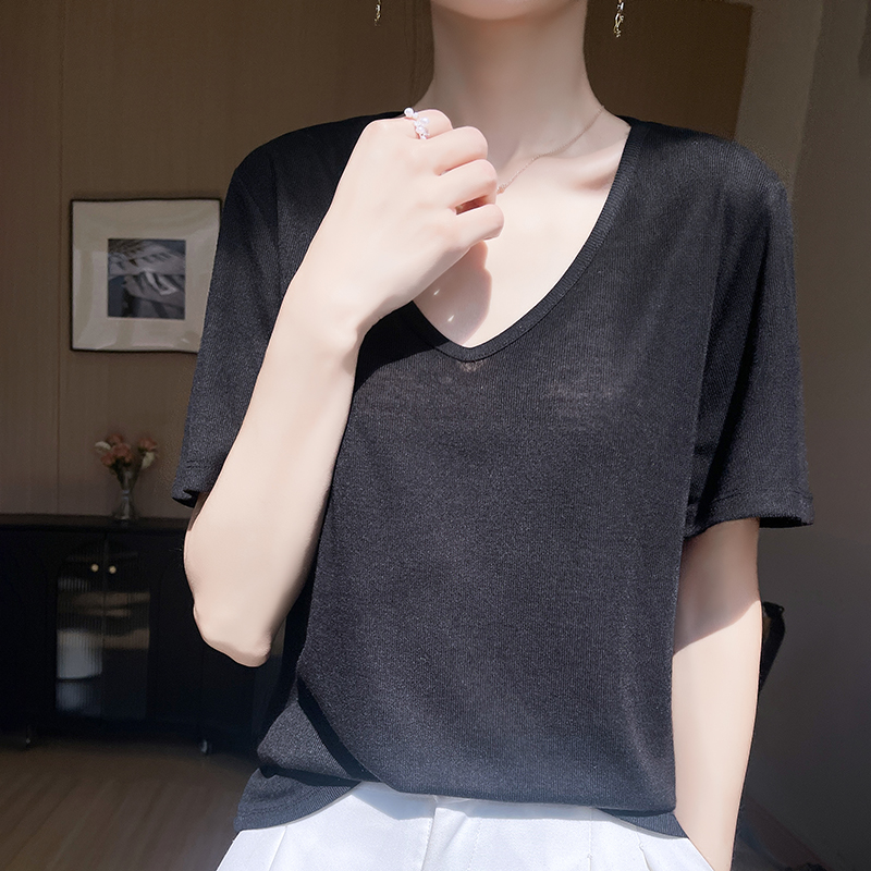 2025夏季新款V领天丝针织短袖女宽松设计感上衣薄款夏季亲肤t恤衫