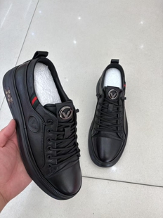 夏发男鞋2025秋真皮橡胶底松紧带休闲时尚板鞋潮鞋防滑耐磨牛皮鞋