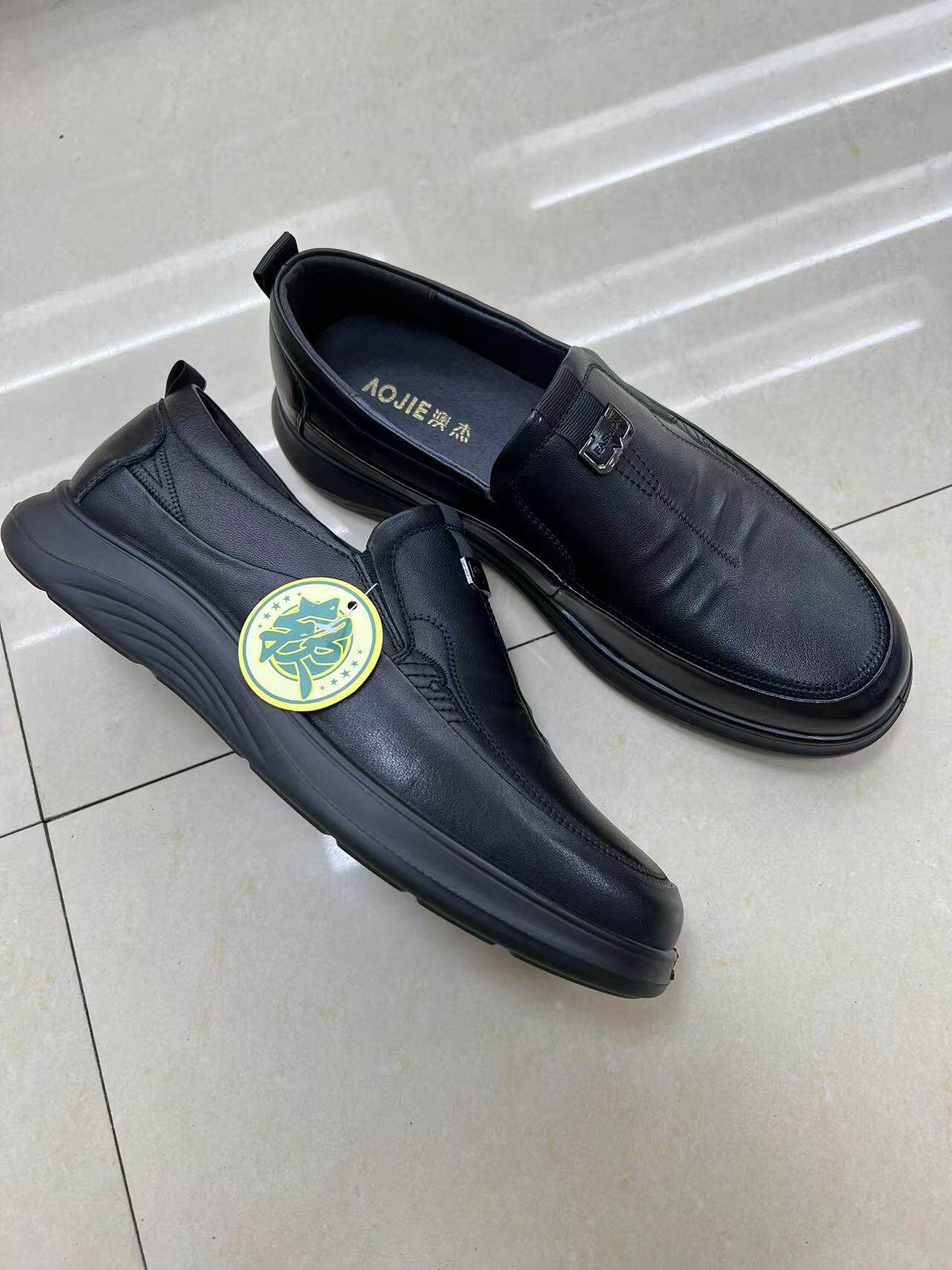 澳杰大码男鞋2025春真皮平底套脚软底软面防滑耐磨休闲老公牛皮鞋