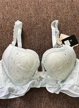 衣恋旗下EBLIN 淡蓝色淑女网纱时尚上托聚拢文胸ECBR862152