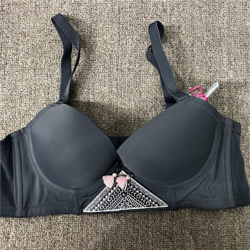 bodypops少女有聚拢上托