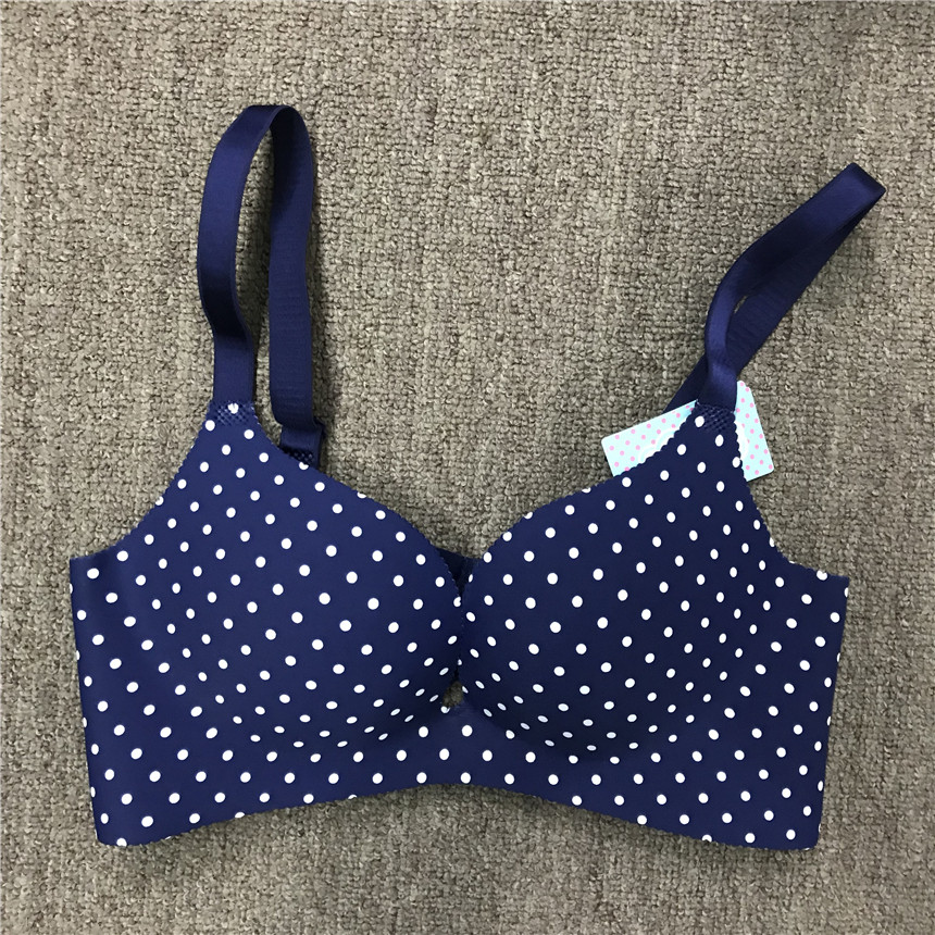 时尚光面三排扣无钢圈文胸