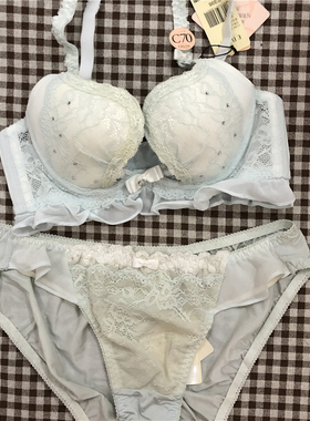 衣恋旗下EBLIN蓝色U杯性感S17聚拢少女冷淡风花边文胸套装ECBR862