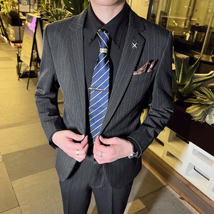 英伦韩版修身男士商务休闲条纹一粒扣西服外套深灰色X28-P150，男装西服，电商C308