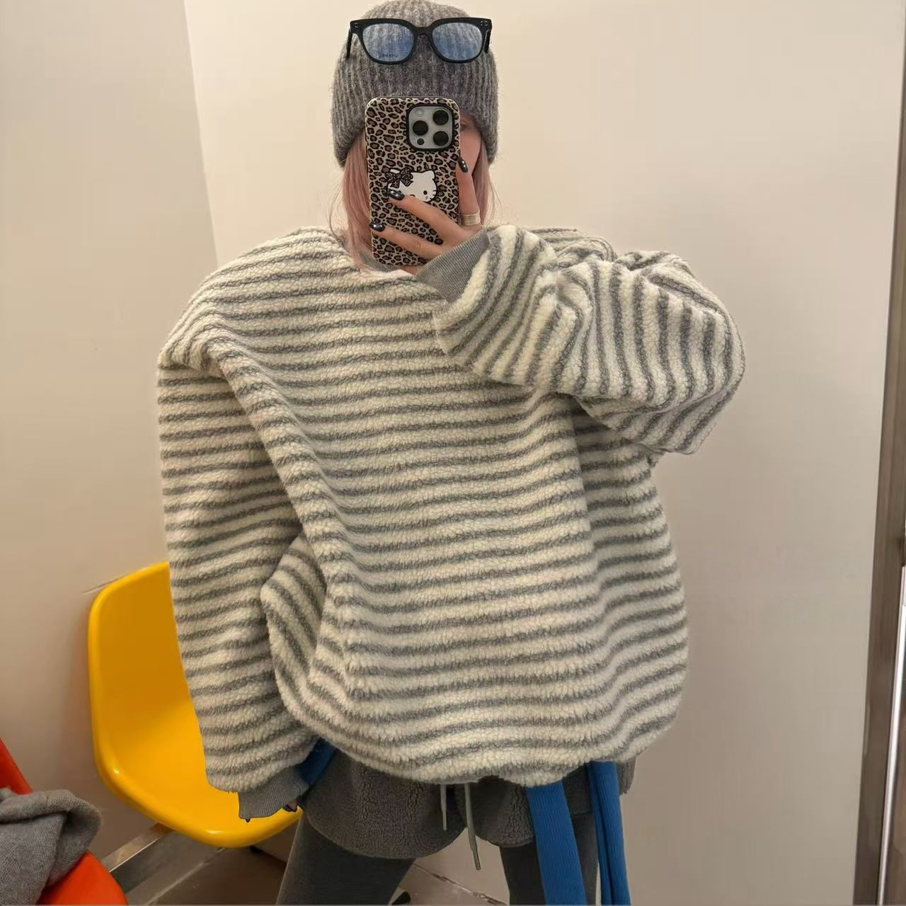 2025冬季新款条纹羊羔毛撞色拼接加绒卫衣女宽松大版慵懒保暖上衣