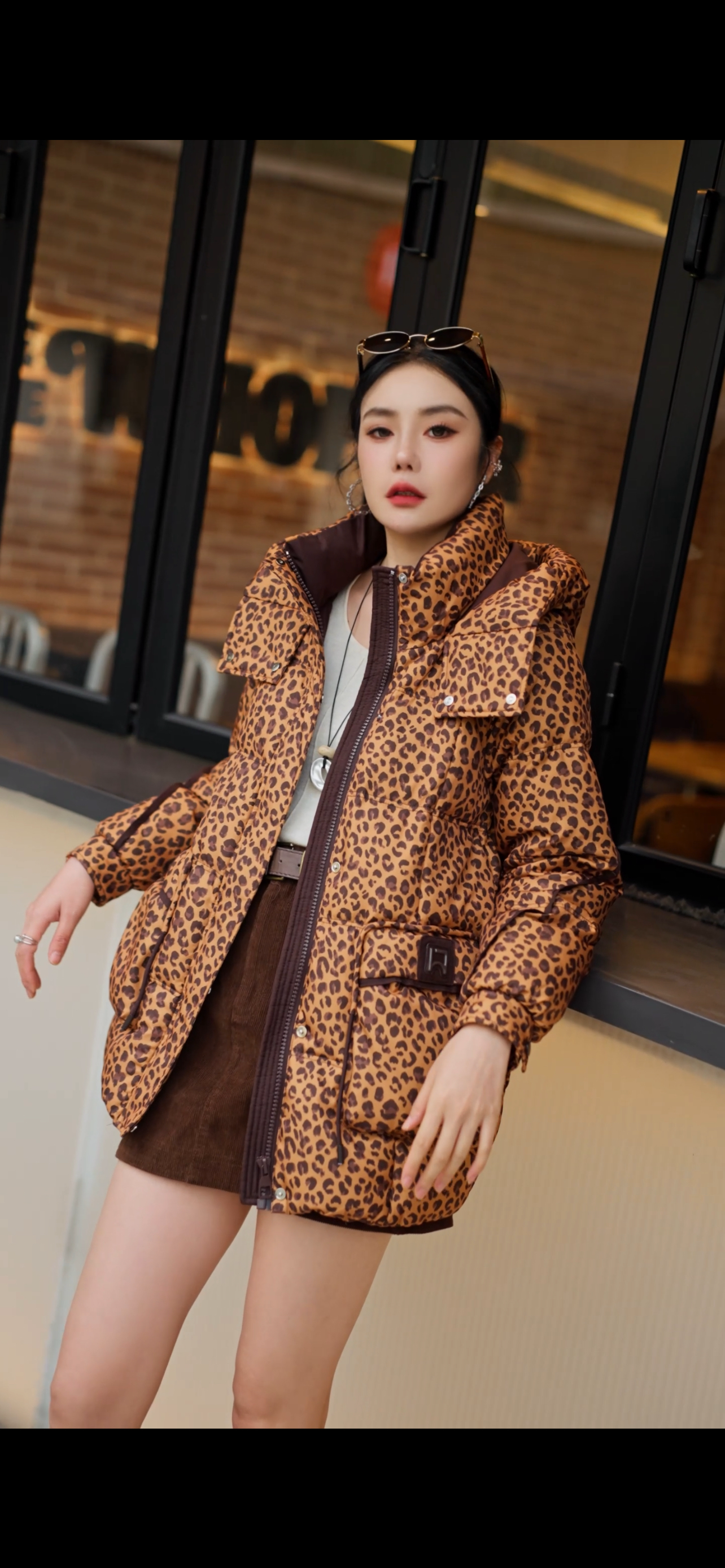 【连锁实体】沙妃炫倪25921冬新2025时髦洋气90白鸭绒羽绒长外套