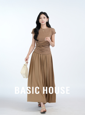 Basic House/百家好咖色T恤垂感半身裙气质高级感显瘦两件套装女