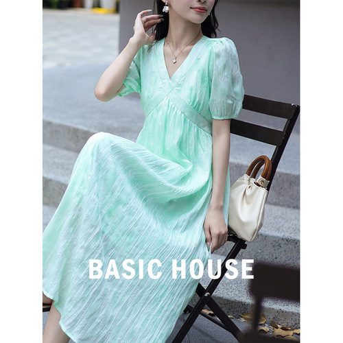 Basic House/百家好 法式V领连衣裙女夏季气质收腰泡泡袖长裙子