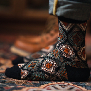 无骨缝合复古男英伦风色彩工装 民族风针织潮流纯棉情侣中筒袜子