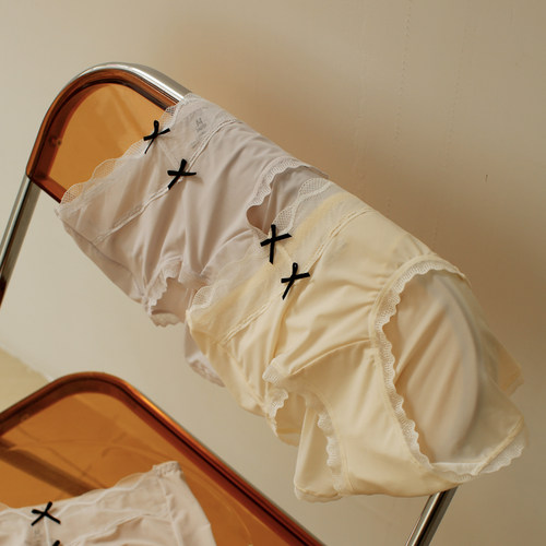 薄款冰丝中腰包臀内裤