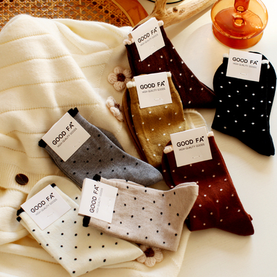 无骨缝合 羊绒冬季复古可爱圆点花边袜甜美厚保暖柔软中筒袜子女