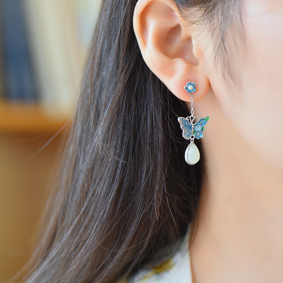 s925银镶嵌和田玉珐琅彩蝴蝶水滴耳坠天然国风女款蝴蝶莲花豪华