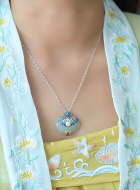 S925银镶嵌和田玉如意锁珐琅吊坠26812-6#