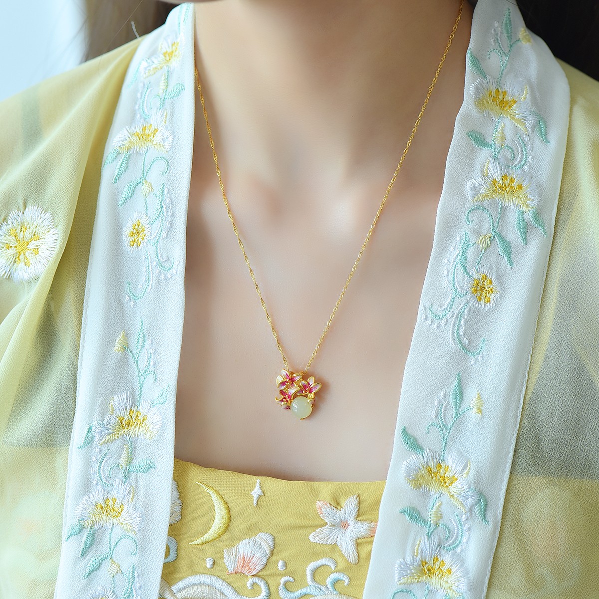 S925银镶和田玉圆鼓面珐琅吊坠玉挂件天然玉石颈饰项链女款精致
