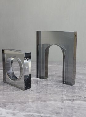 水晶轻奢风样板间几何装饰品