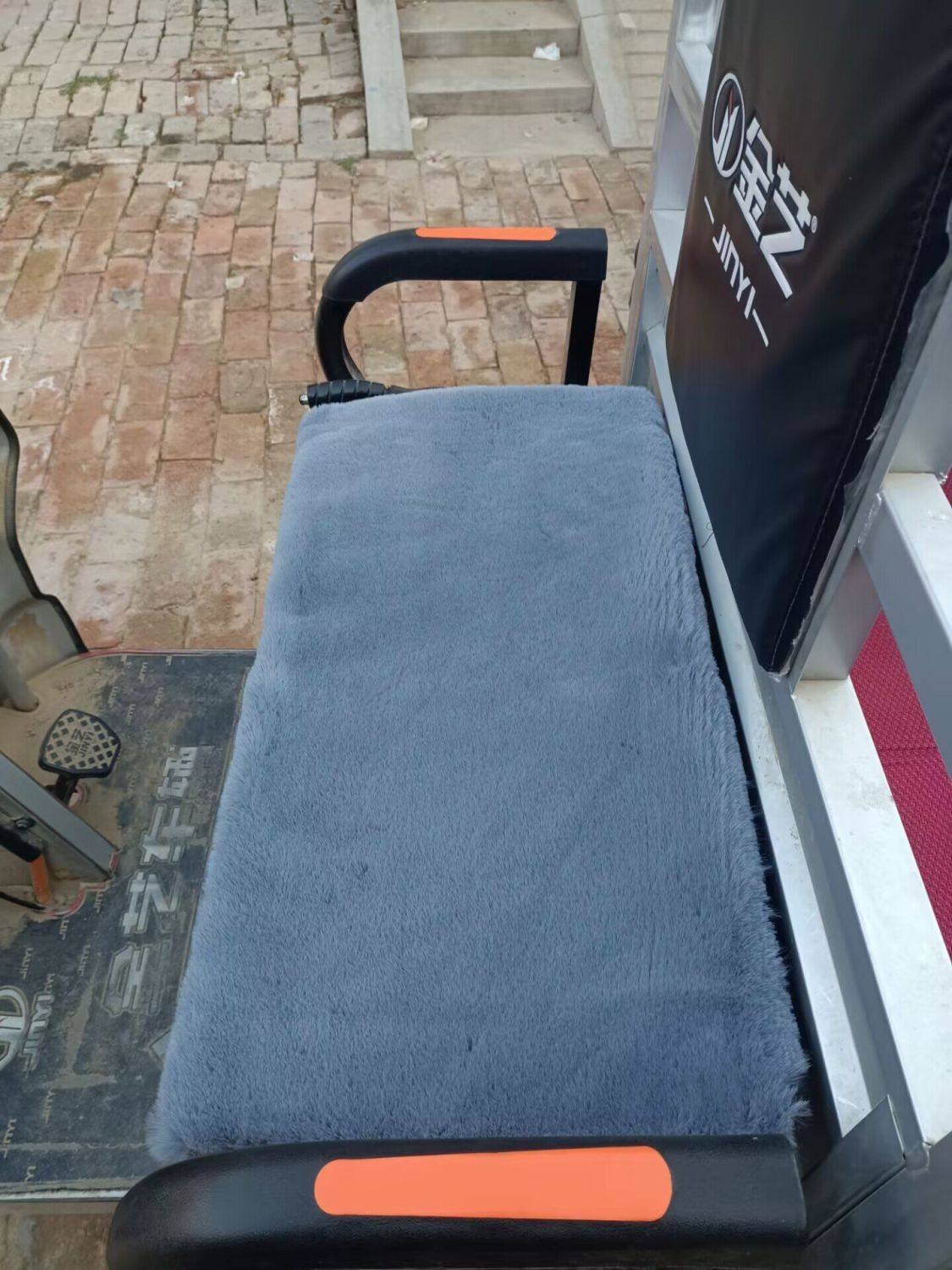 2021新款冬季加厚兔毛绒电动三轮车前坐垫套海绵保暖防滑通用座垫