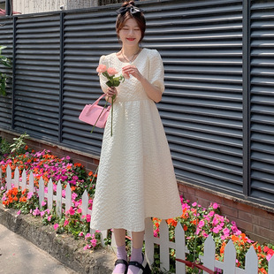 紫色甜美少女温柔小白裙法式 初恋云朵连衣裙女2024夏季 褶皱长裙子
