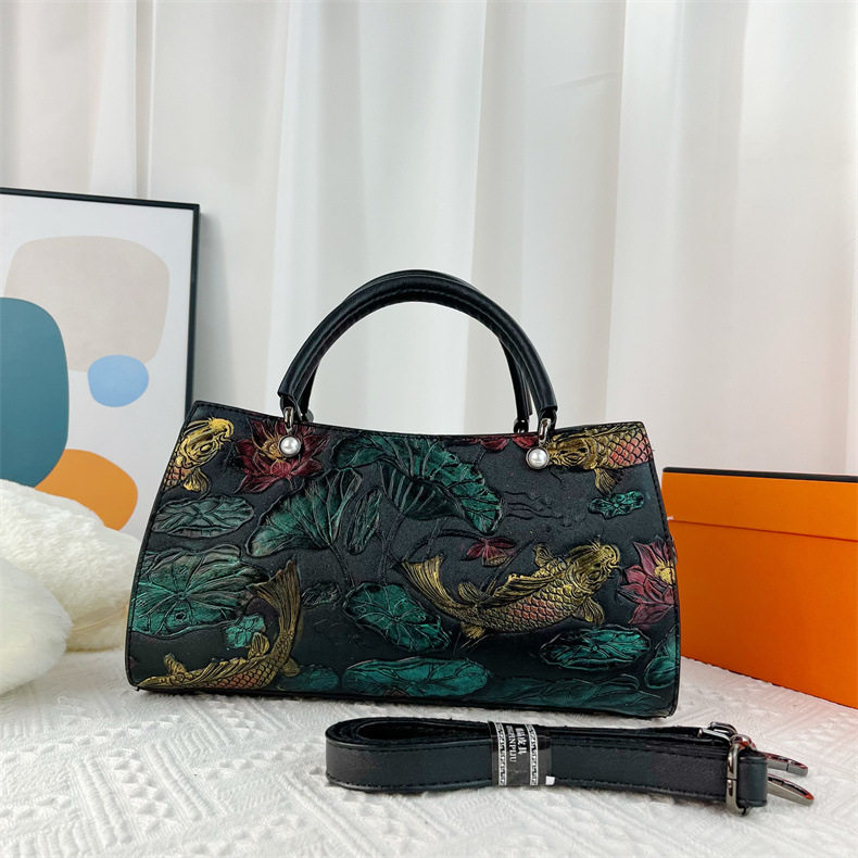 手提包女士复古时尚中式小方包手工雕花单肩百搭富贵招财鱼斜挎包,箱包皮具/热销女包/男包,单肩包,淘宝优惠券,粉丝福利购,淘宝优惠卷