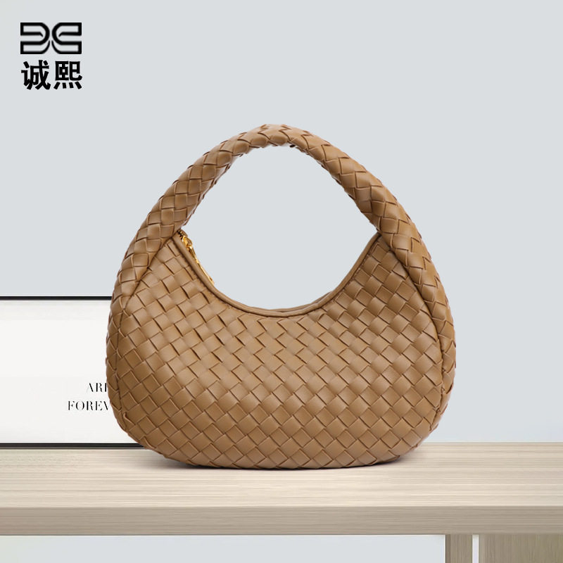 休闲百搭清新手拎月牙包包女网红同款小众简约轻便编织饺子手提包,箱包皮具/热销女包/男包,单肩包,淘宝优惠券,粉丝福利购,淘宝优惠卷