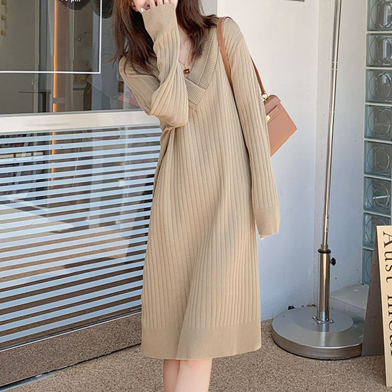 胖mm宽松显瘦中长款过膝打底针织裙大码别致V领内搭毛衣连衣裙女