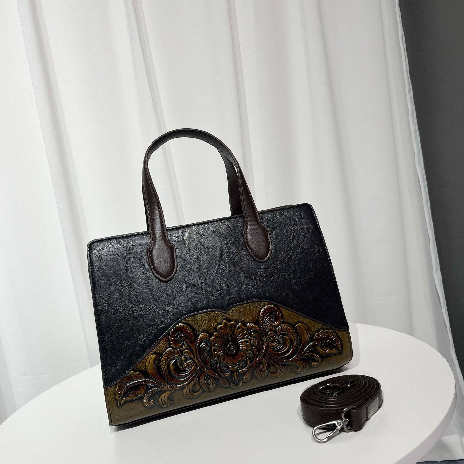 手提包复古印花文艺手工雕花质感单肩包中国风中年通勤休闲包包,箱包皮具/热销女包/男包,单肩包,淘宝优惠券,粉丝福利购,淘宝优惠卷