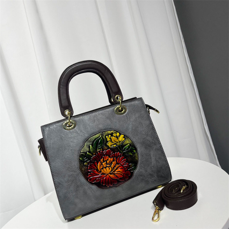 手提压花女包新款复古手工擦色大容量单肩包气质中国风斜挎包,箱包皮具/热销女包/男包,单肩包,淘宝优惠券,粉丝福利购,淘宝优惠卷