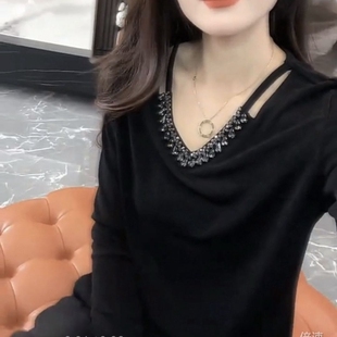 高弹T恤衫 女2025新款 独特别致上衣潮 打底衫 设计感串珠V领镂空长袖