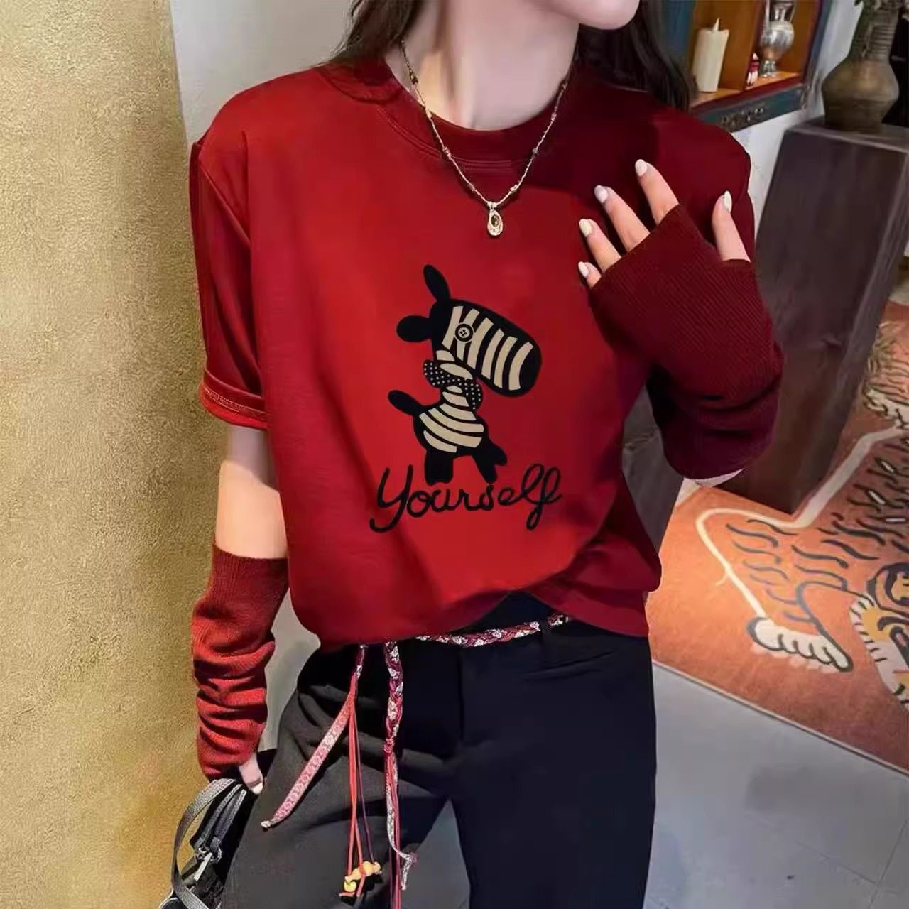 卡通植绒印花宽松短袖T恤女
