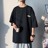 黑色