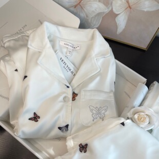 高级感送闺蜜礼物新款秋冬季缎面加绒加厚蝴蝶睡衣女礼盒装