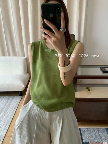 缤典夏新款时尚百搭圆领无袖针织背心女宽松显瘦马甲上衣潮66368