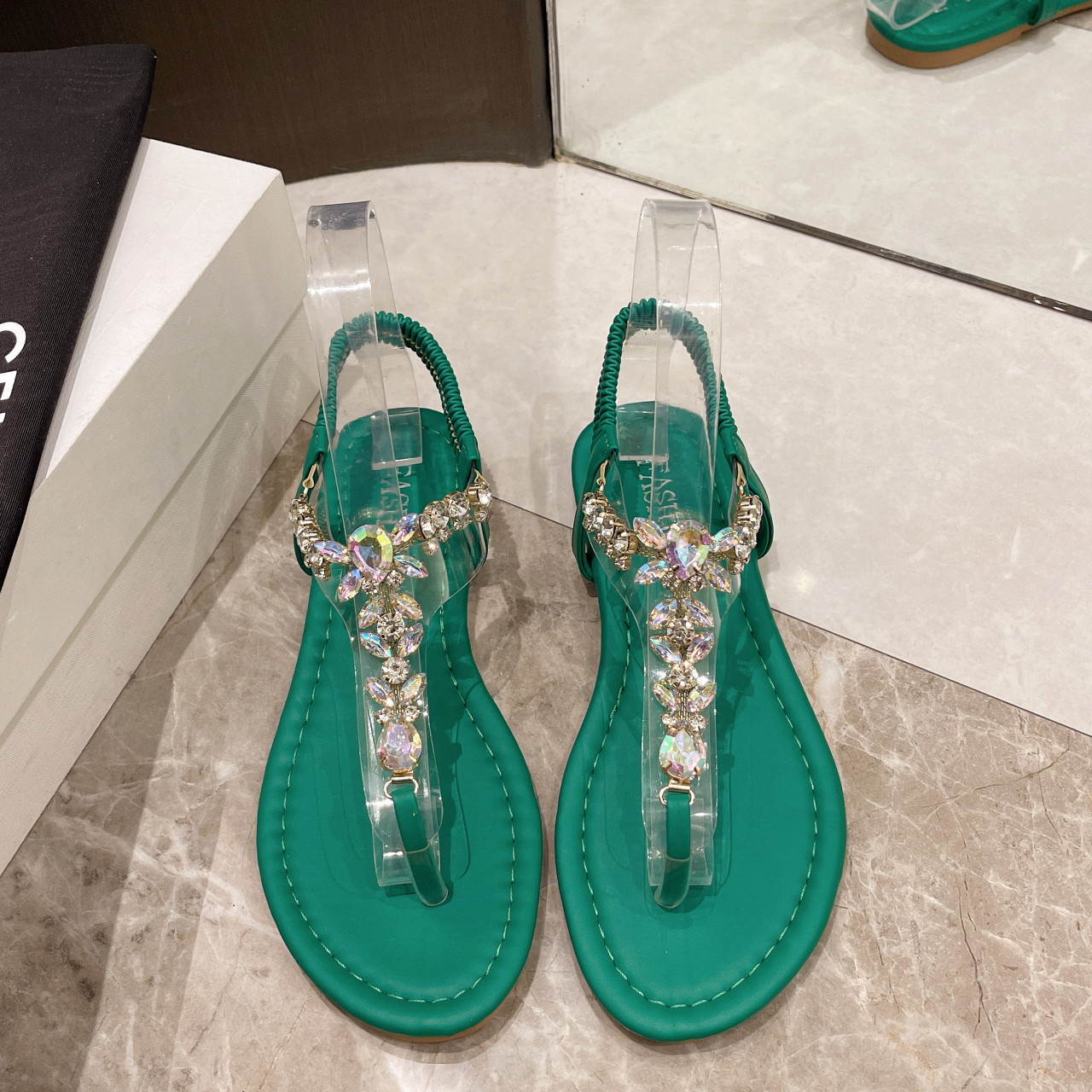 凉鞋女2026夏季新款平底百搭仙女风配裙子水钻夹趾沙滩鞋罗马鞋潮,女鞋,沙滩鞋,淘宝优惠券,粉丝福利购,淘宝优惠卷