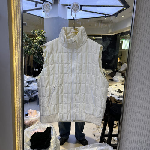 冬季轻量绗缝立领拉链羽绒马甲