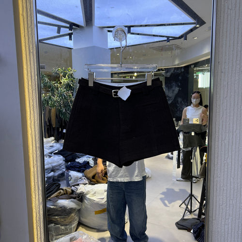 高腰配腰带百搭休闲短裤女