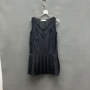 欧洲站2026夏季新款时尚V领蕾丝刺绣背心连衣裙女百搭高级感中裙