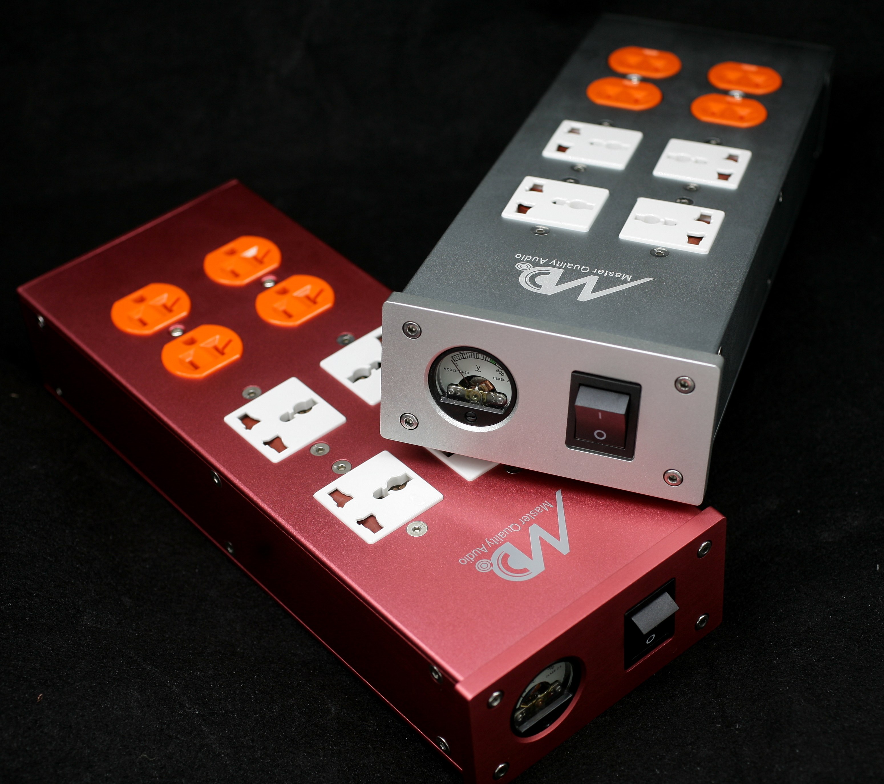 掌柜推荐Master Quality Audio 8位发烧HIFI通用电源净化排插插座